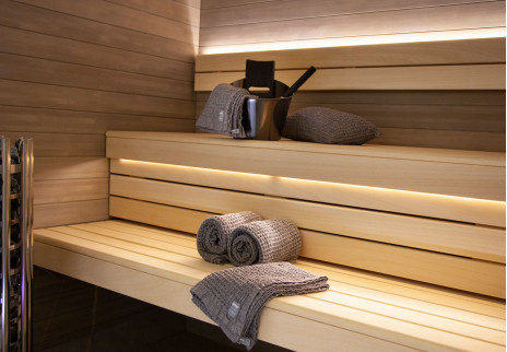 Articoli per la sauna: piccoli dettagli che offrono un grande piacere