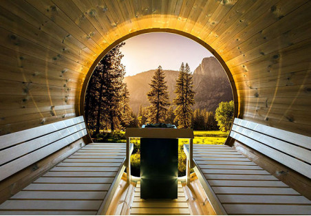 Una grande finestra nella sauna: quando è necessaria maggiore potenza/isolamento?