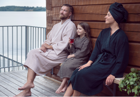 Abbigliamento per la sauna: i tessuti sintetici non sono adatti