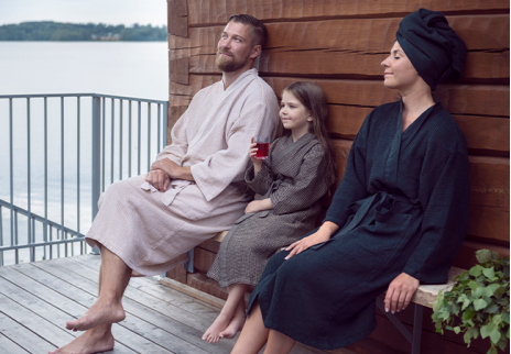 Abbigliamento per la sauna: i tessuti sintetici non sono adatti