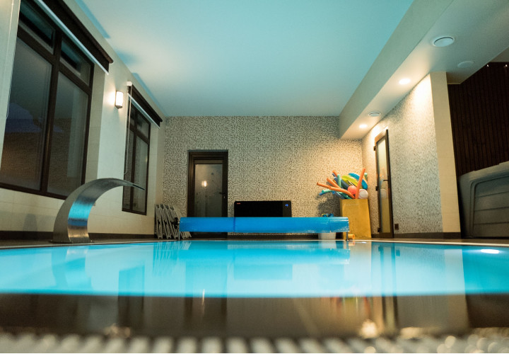 Piscina e saune nella fattoria "Vila Kalniškiai"