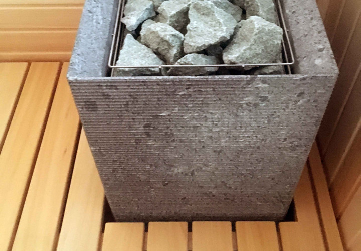Sauna con riscaldatore integrato e finestra panoramica