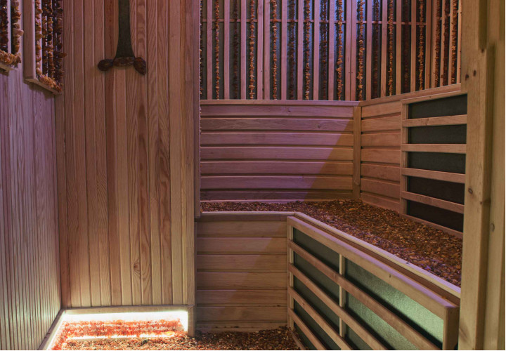 Sauna a infrarossi con interni color ambra