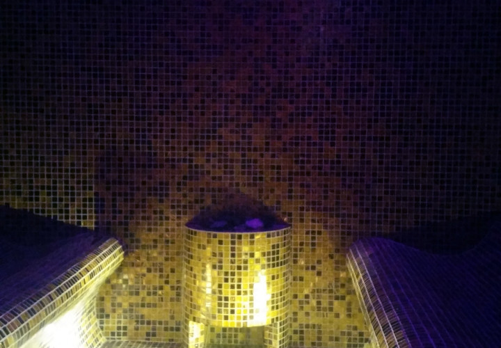 Bagno turco con disposizione simmetrica