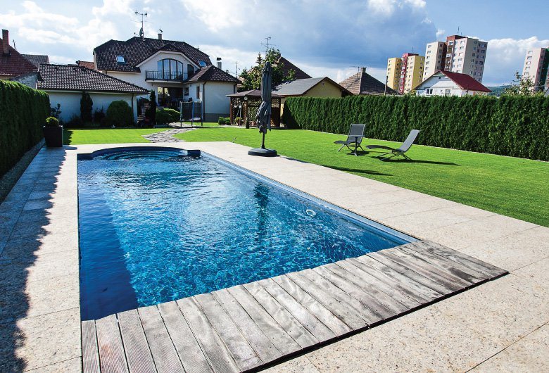L'installazione di una piscina. Cosa devi sapere sui tipi e gli accessori delle piscine