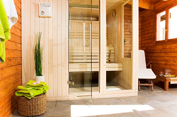 Le porte della sauna sono una parte essenziale di qualsiasi sauna
