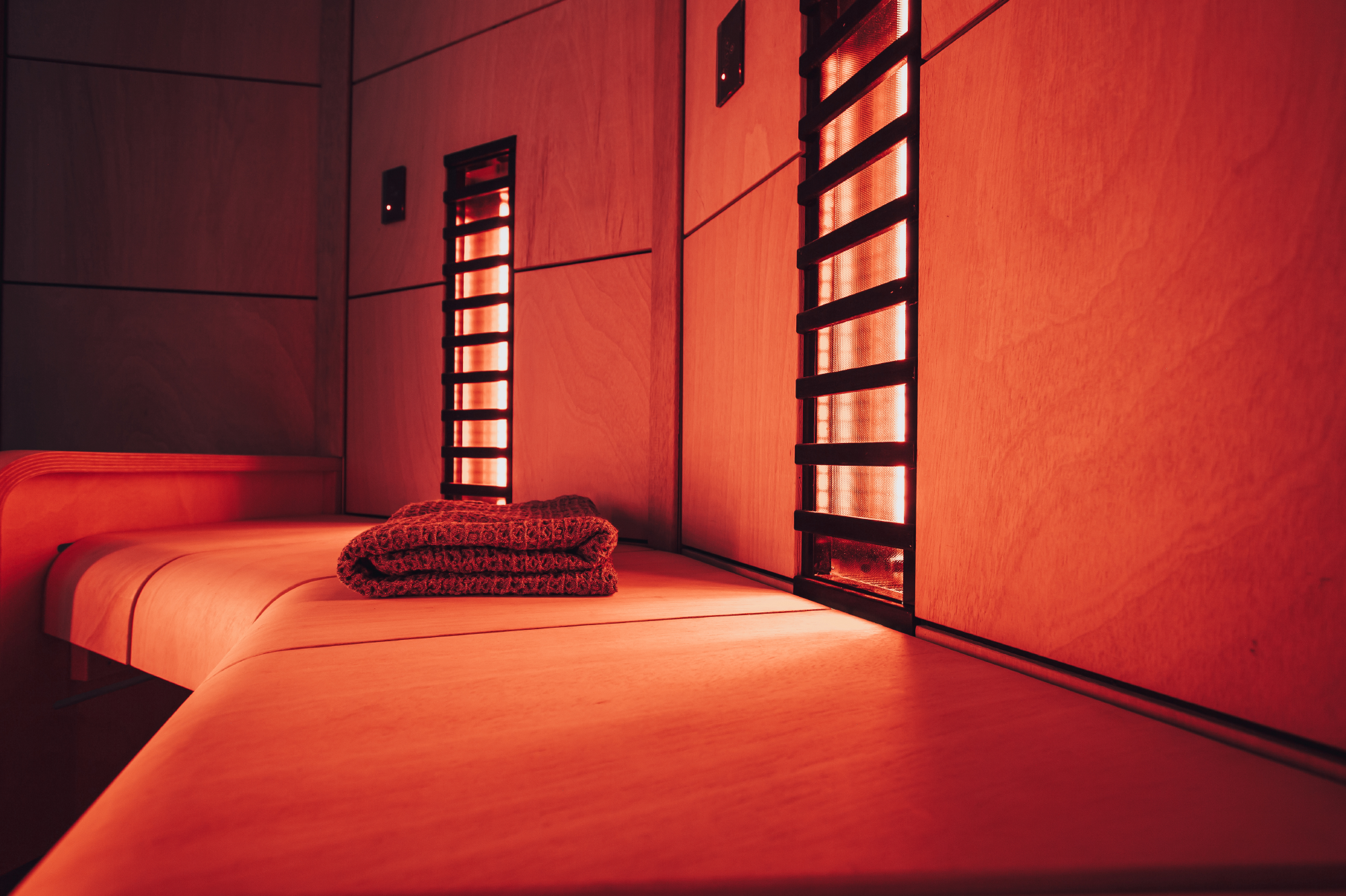 Terapia con luce rossa e sauna a infrarossi: differenze e benefici