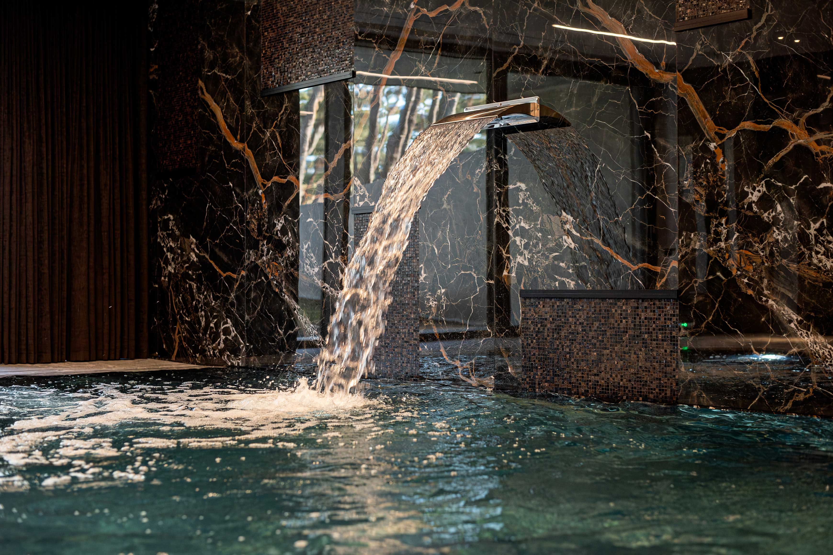 Progetto di sauna a infrarossi privata e piscina